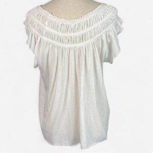 We The Free Scoop  Neckline Lightweight Top in an Off White Color; Size Small